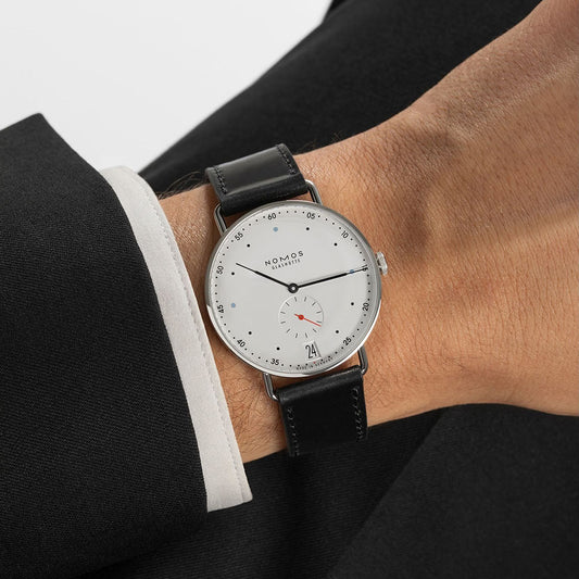 NOMOS Metro 38 date NOMOS1102