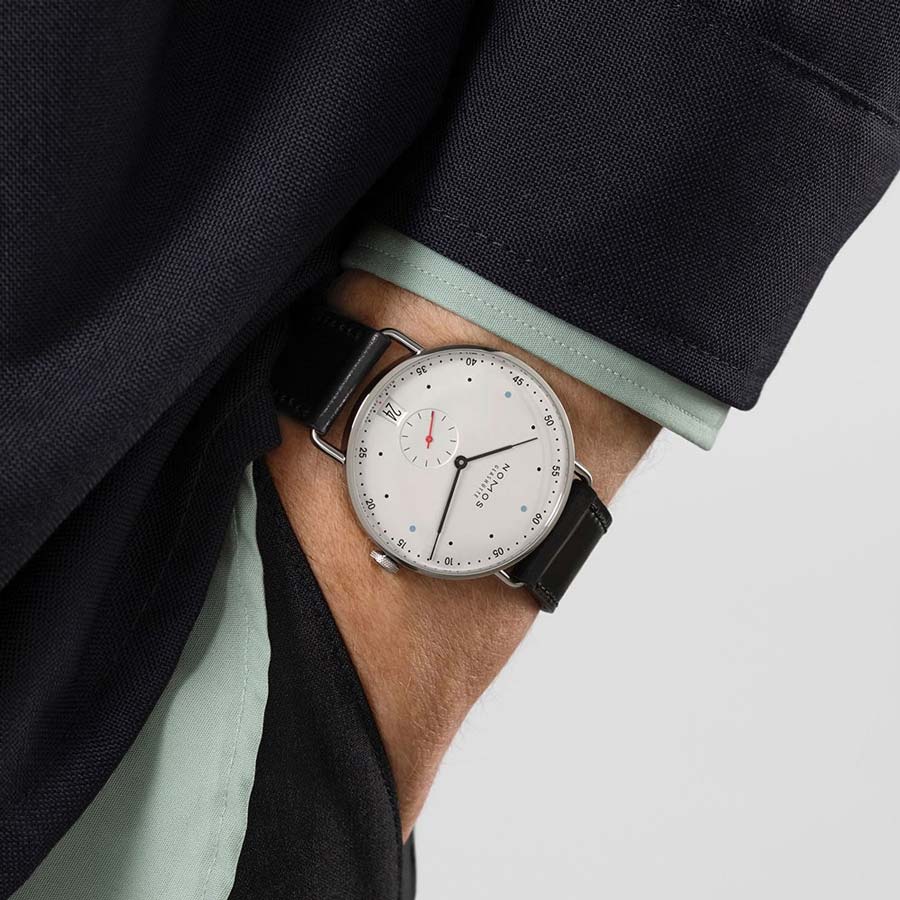 NOMOS Metro 38 date NOMOS1102