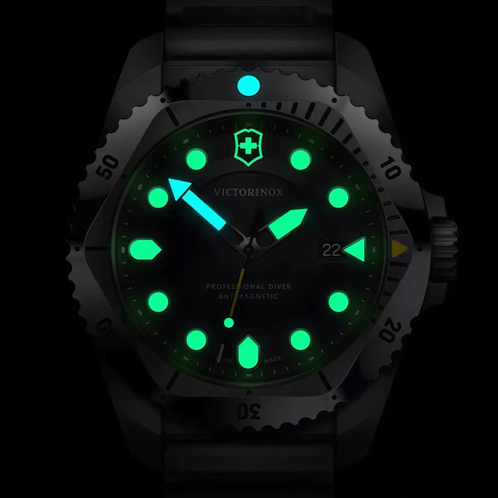 Victorinox Dive Pro Men's Watch (241990) – WatchClick